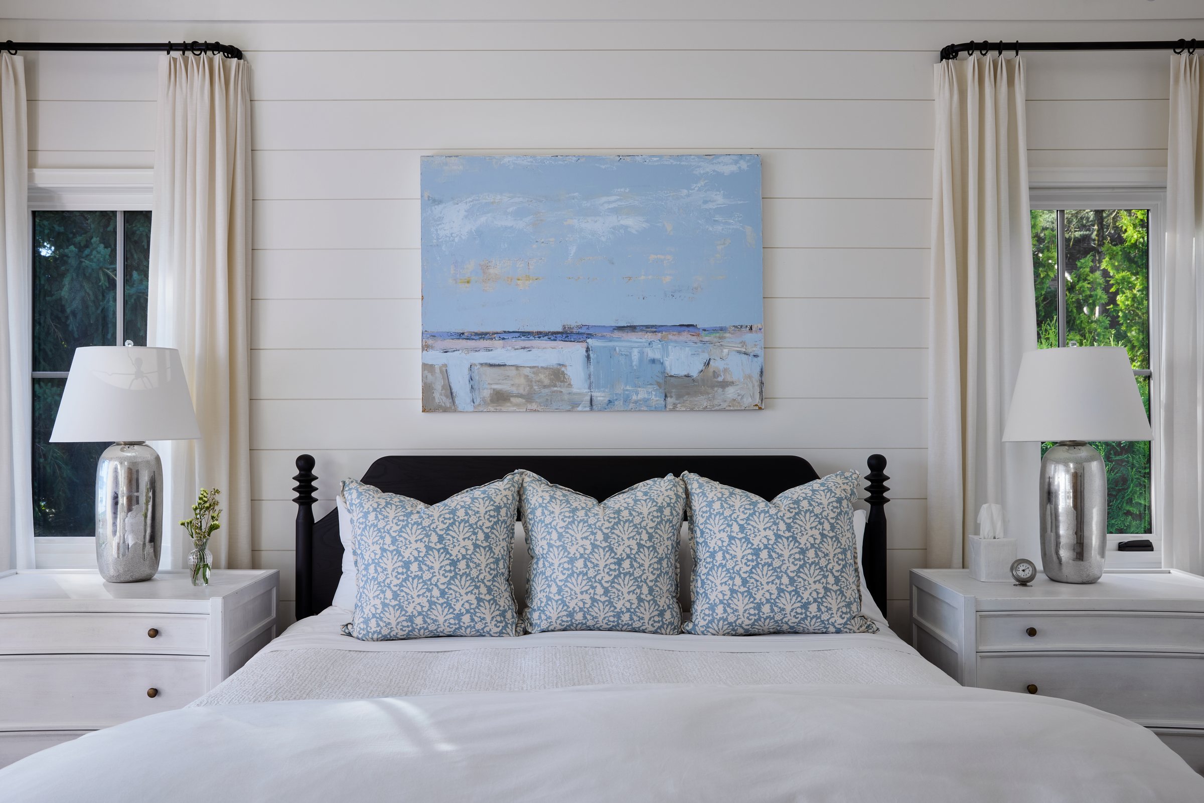 Guest bedroom with lake views