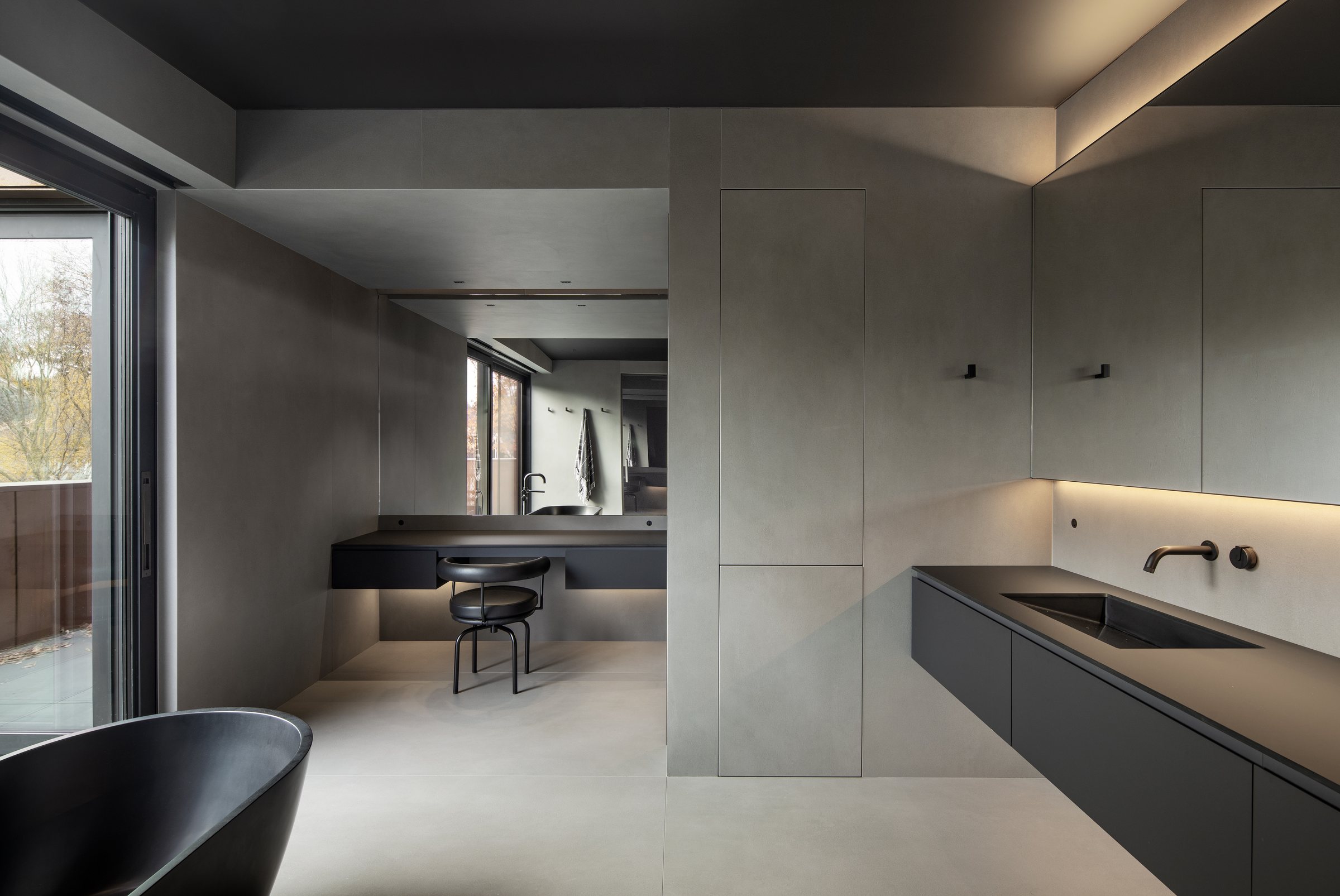 Spa-style primary bath, built by Mosher Dolan